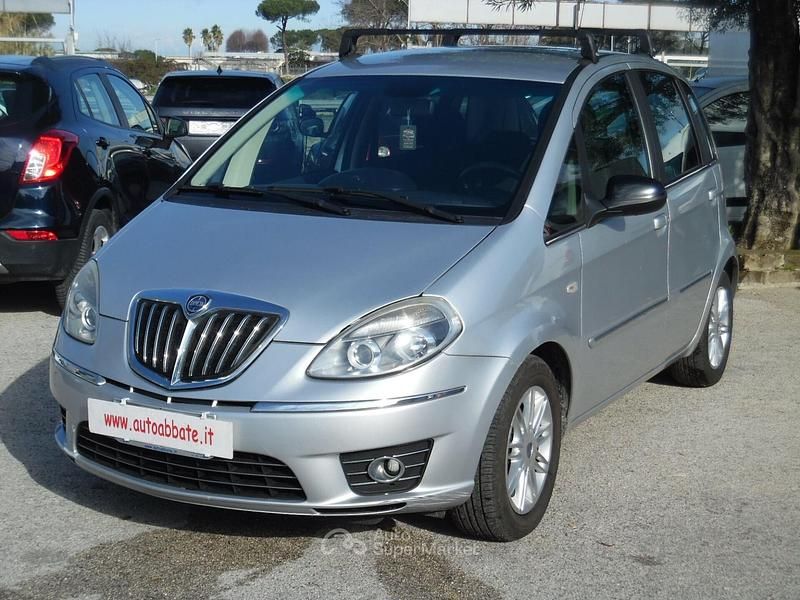 Usata Lancia Musa 95 CV (69 kW) 2012 Gray Monovolume