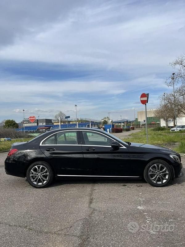 Usata Mercedes C220 170 CV (125 kW) 2017 Nero Berlina