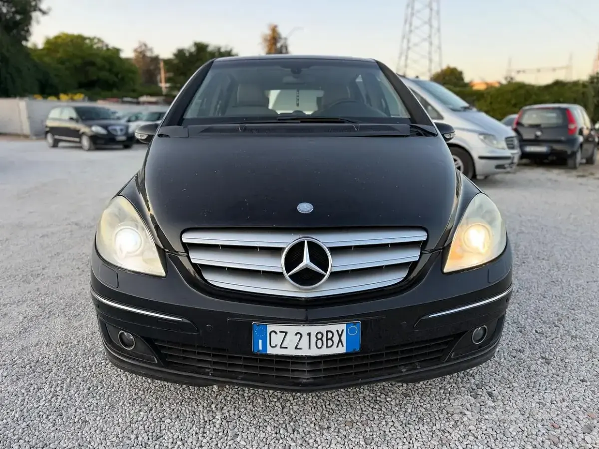 Usata Mercedes B200 140 CV (102 kW) 2005 Nero Monovolume