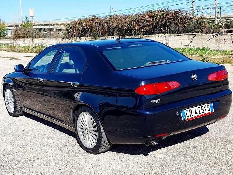 Usata Alfa Romeo 166 175 CV (128 kW) 2004 Blu/azzurro Berlina