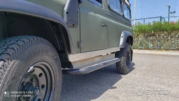 Usata Land Rover Defender 122 CV (89 kW) 1989 Verde SUV