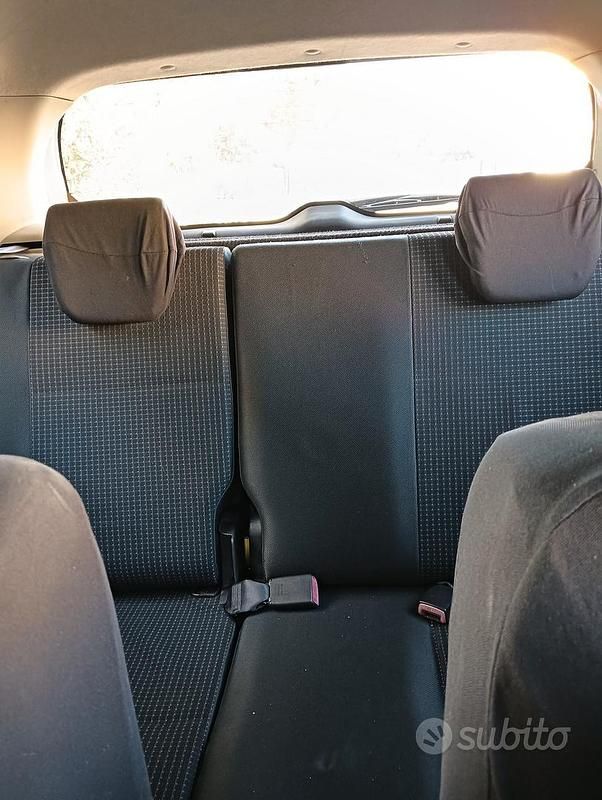 Usata Suzuki Swift 70 CV (51 kW) 2006 Grigio Berlina