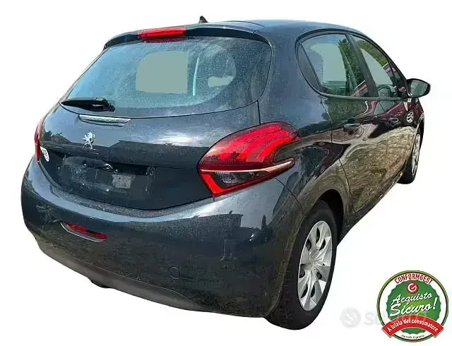 Usata Peugeot 208 Active 68 CV (50 kW) 2018 Nero Utilitaria