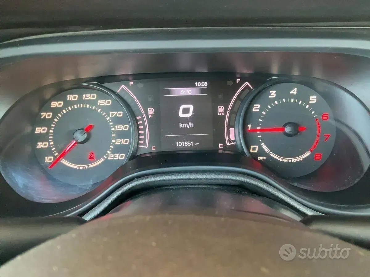 Usata Fiat Tipo 120 CV (88 kW) 2017 Grigio Berlina