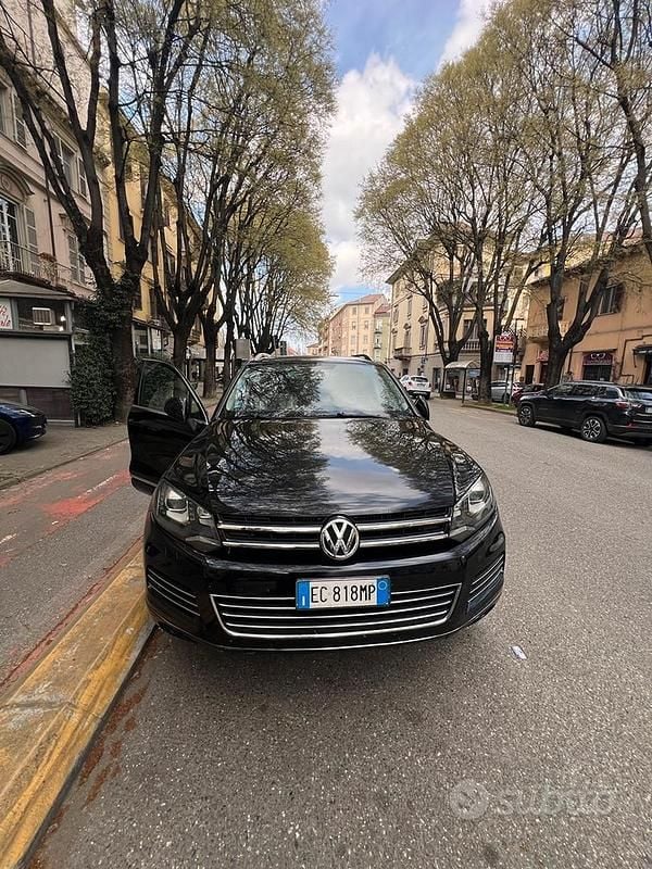 Usata VW Touareg 224 CV (164 kW) 2011 Nero SUV