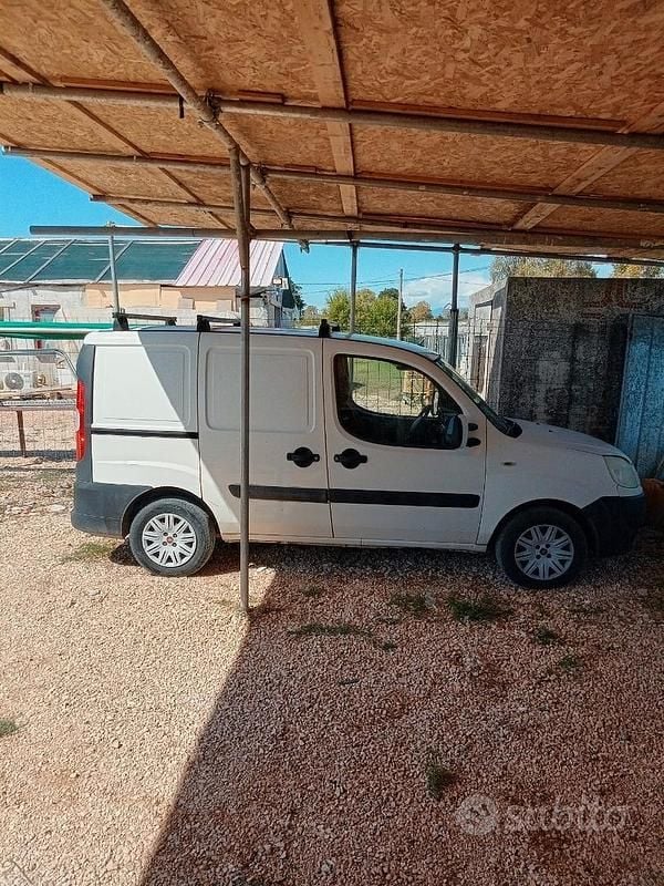 Usata Fiat Doblò 103 CV (75 kW) 2008 Bianco Monovolume