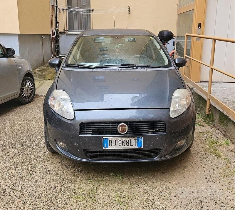 Usata Fiat Grande Punto 90 CV (66 kW) 2007 Grigio Utilitaria