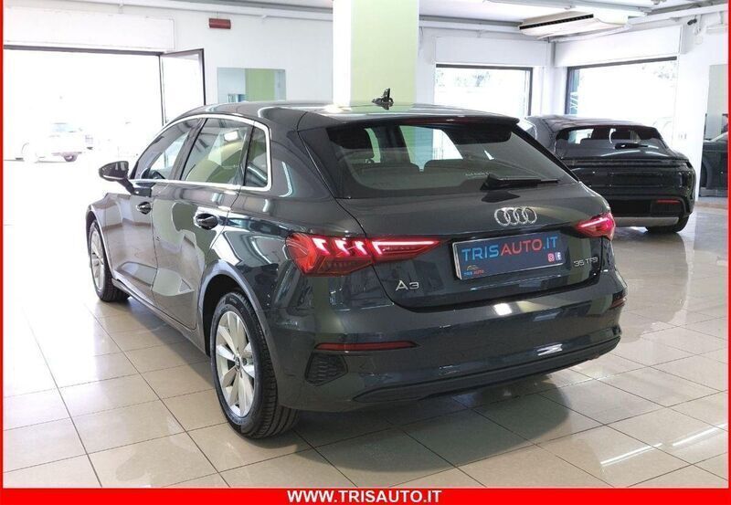 Usata Audi A3 e-tron Business 151 CV (111 kW) 2021 Grigio Utilitaria