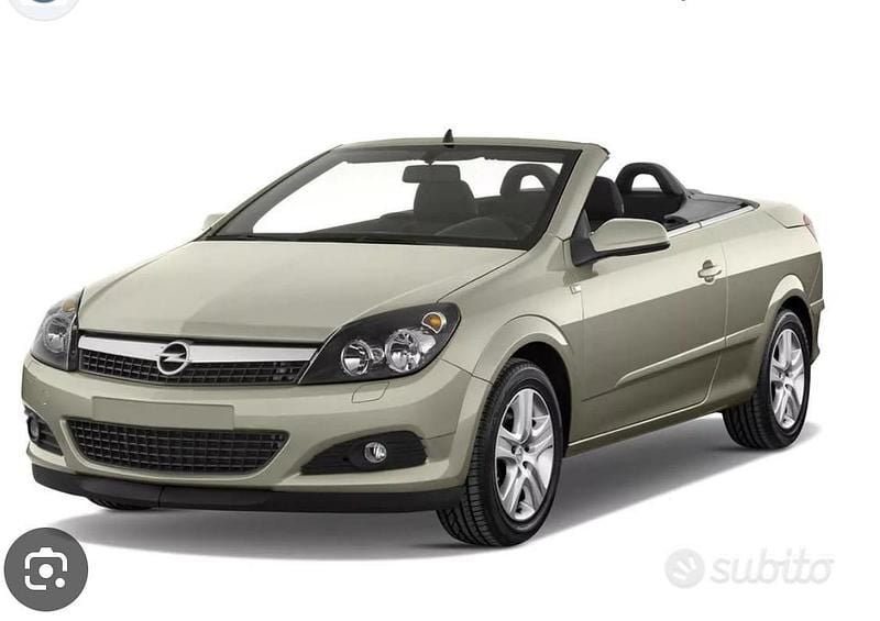 Usata Opel Astra Cabriolet 150 CV (110 kW) 2006 Grigio Cabrio