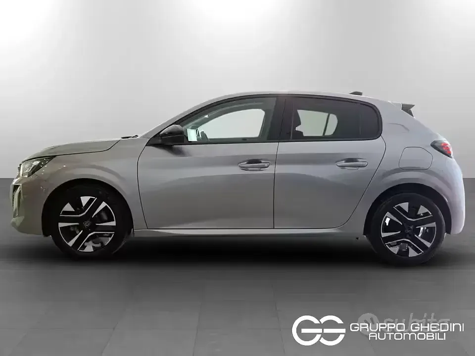 Usata Peugeot 208 Allure 101 CV (74 kW) 2025 Grigio artense Utilitaria