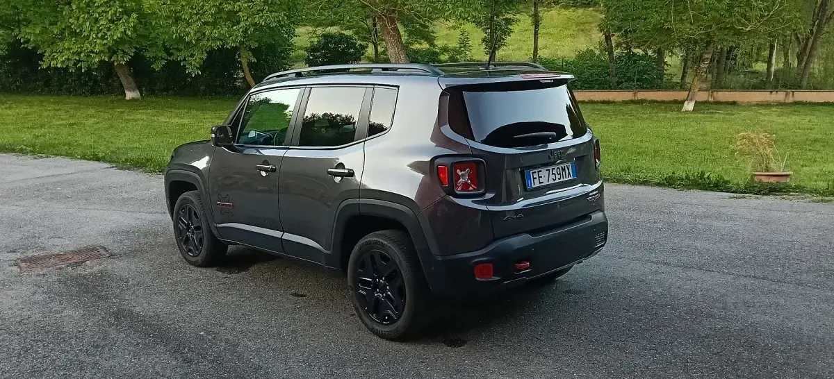 Usata Jeep Renegade Trailhawk 170 CV (125 kW) 2016 SUV