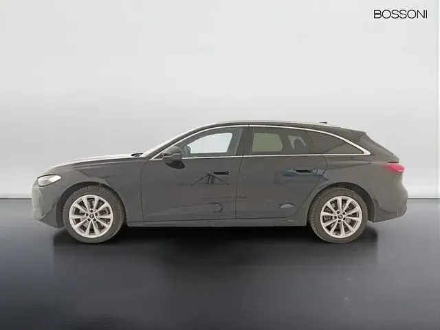 Usata Audi A5 Advanced 204 CV (150 kW) 2025 Nero mythos metallizzato Station wagon