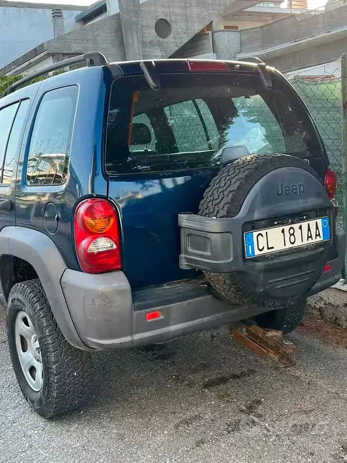 Usata Jeep Cherokee 143 CV (105 kW) 2003 SUV