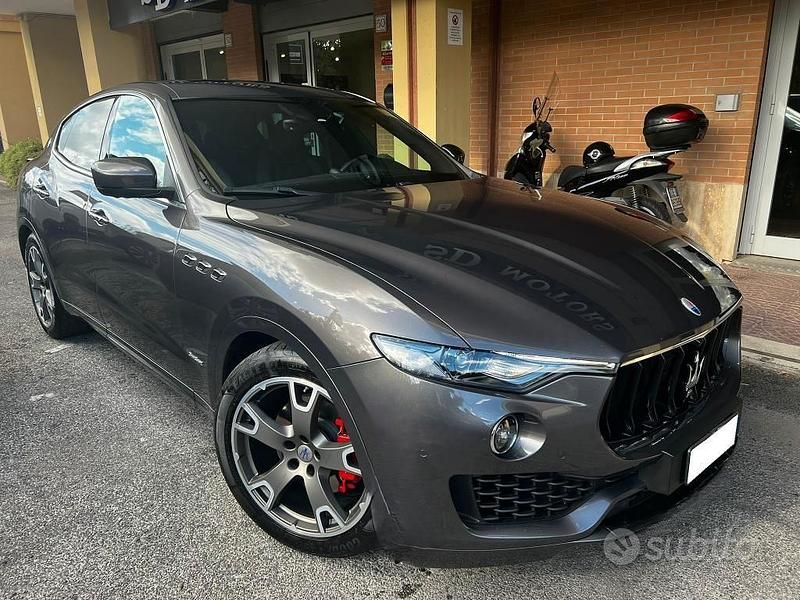Usata Maserati Levante 275 CV (202 kW) 2018 Grigio scuro SUV