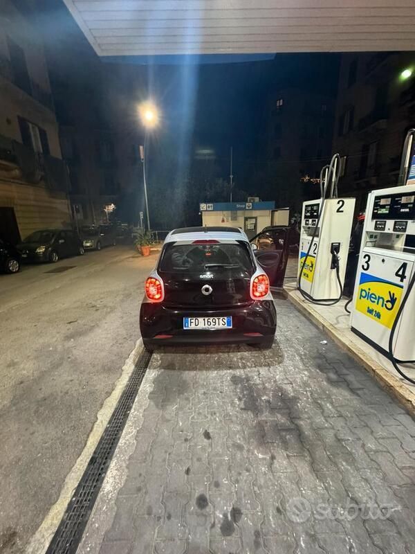 Nero Usata 2016 Smart ForFour Due volumi | 8000 € - Immagine 1/4