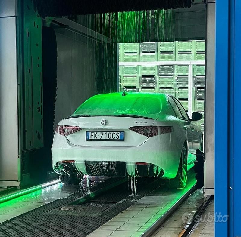 Usata Alfa Romeo Giulia 150 CV (110 kW) 2016 Bianco Berlina