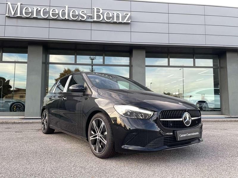 Usata Mercedes B180 116 CV (85 kW) 2025 Nero notte Monovolume