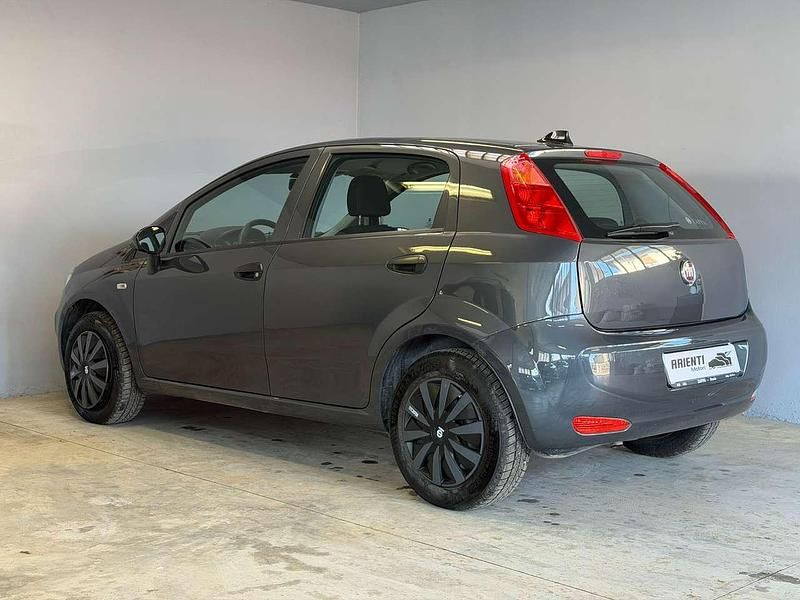 Usata Fiat Punto 69 CV (50 kW) 2017 Grigio Berlina