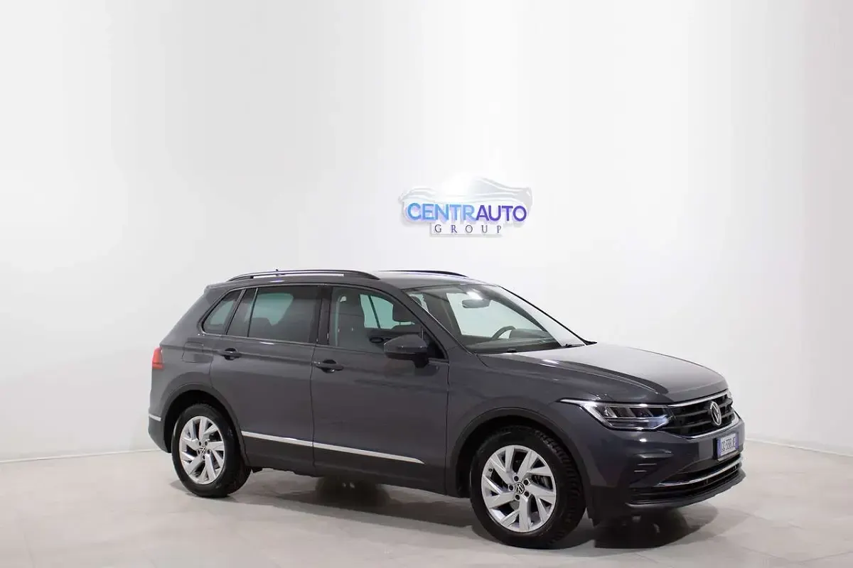 Usata VW Tiguan Life 122 CV (89 kW) 2021 Grigio SUV