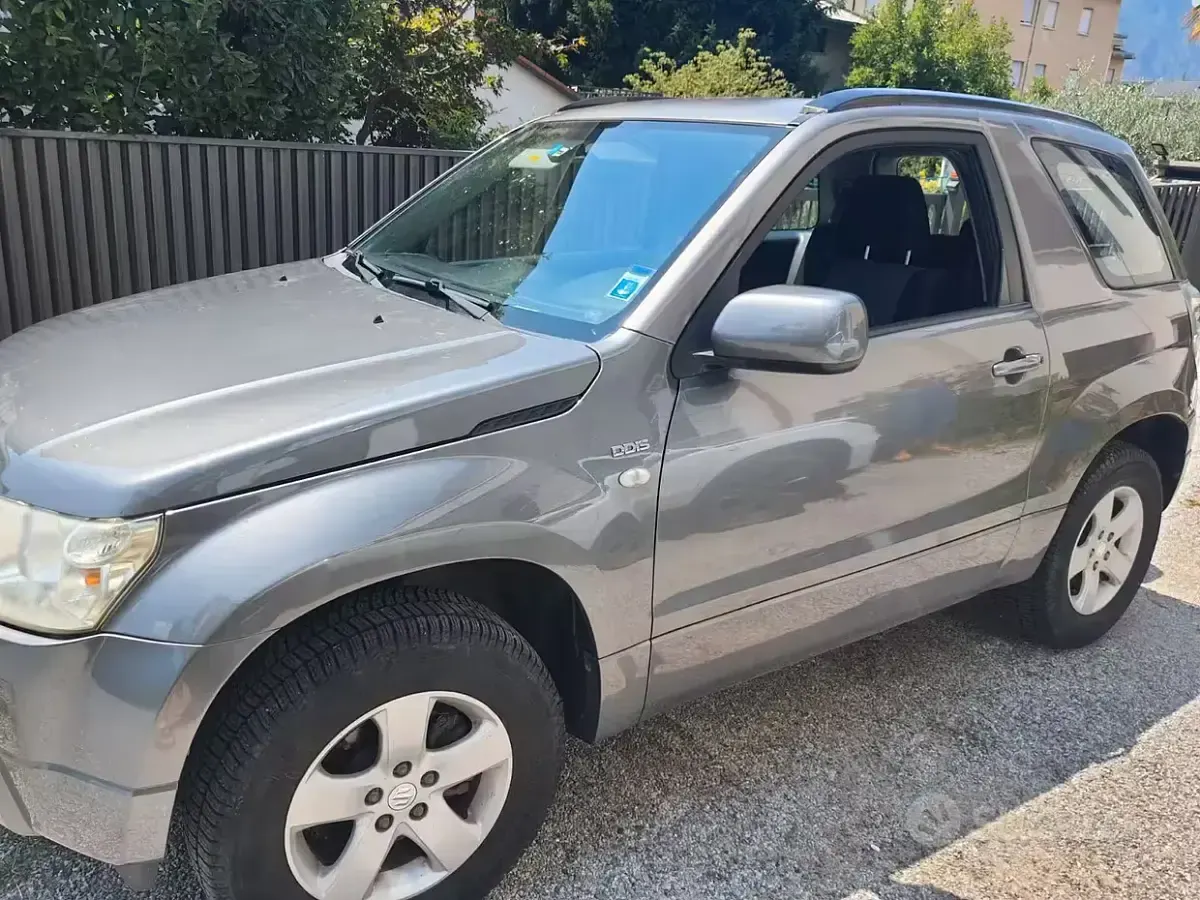 Usata Suzuki Grand Vitara 129 CV (94 kW) 2007 Grigio SUV