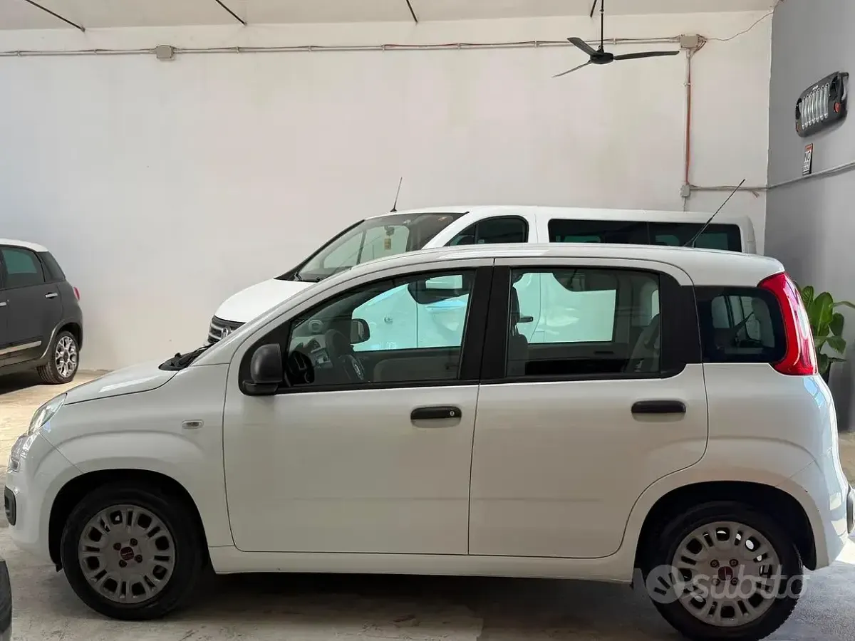 Usata Fiat Panda Lounge 69 CV (50 kW) 2015 Bianco Utilitaria