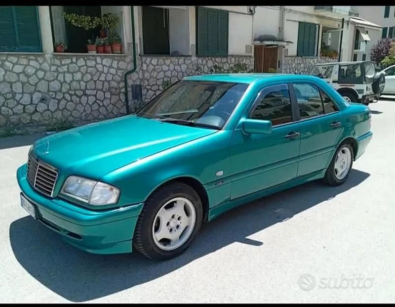 Usata Mercedes 190 192 CV (141 kW) 1999 Verde Berlina
