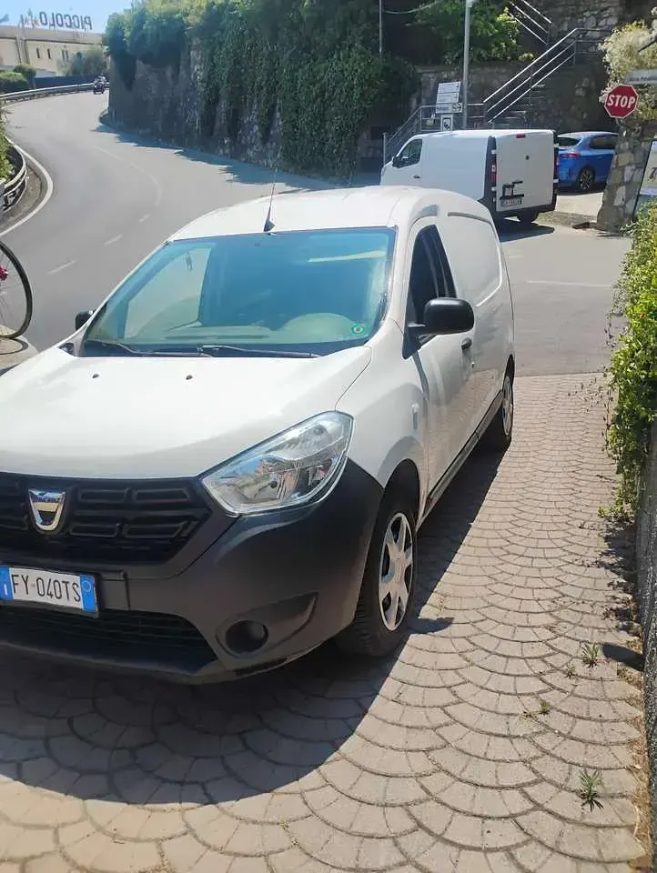 Usata Dacia Dokker Essentiel 75 CV (55 kW) 2019 Other Monovolume