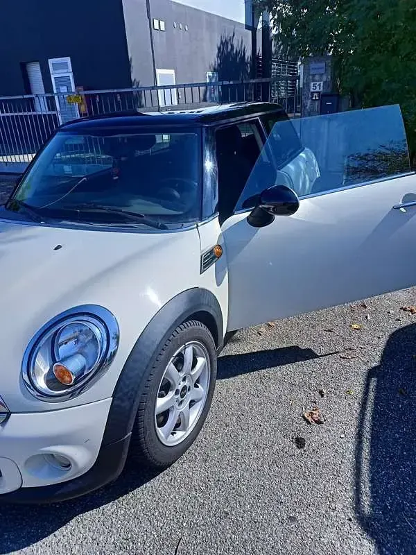 Usata Mini Cooper D 111 CV (81 kW) 2011 Utilitaria