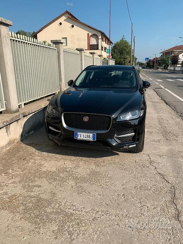 Usata Jaguar F-Pace R-Sport 180 CV (132 kW) 2019 Nero SUV