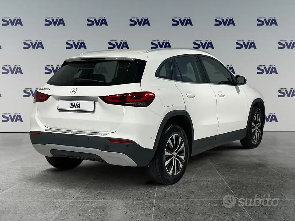 Usata Mercedes GLA250 160 CV (117 kW) 2022 Bianco SUV