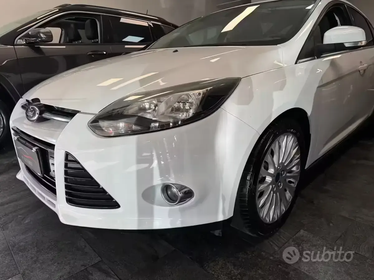 Usata Ford Focus Titanium 95 CV (69 kW) 2013 Bianco Berlina