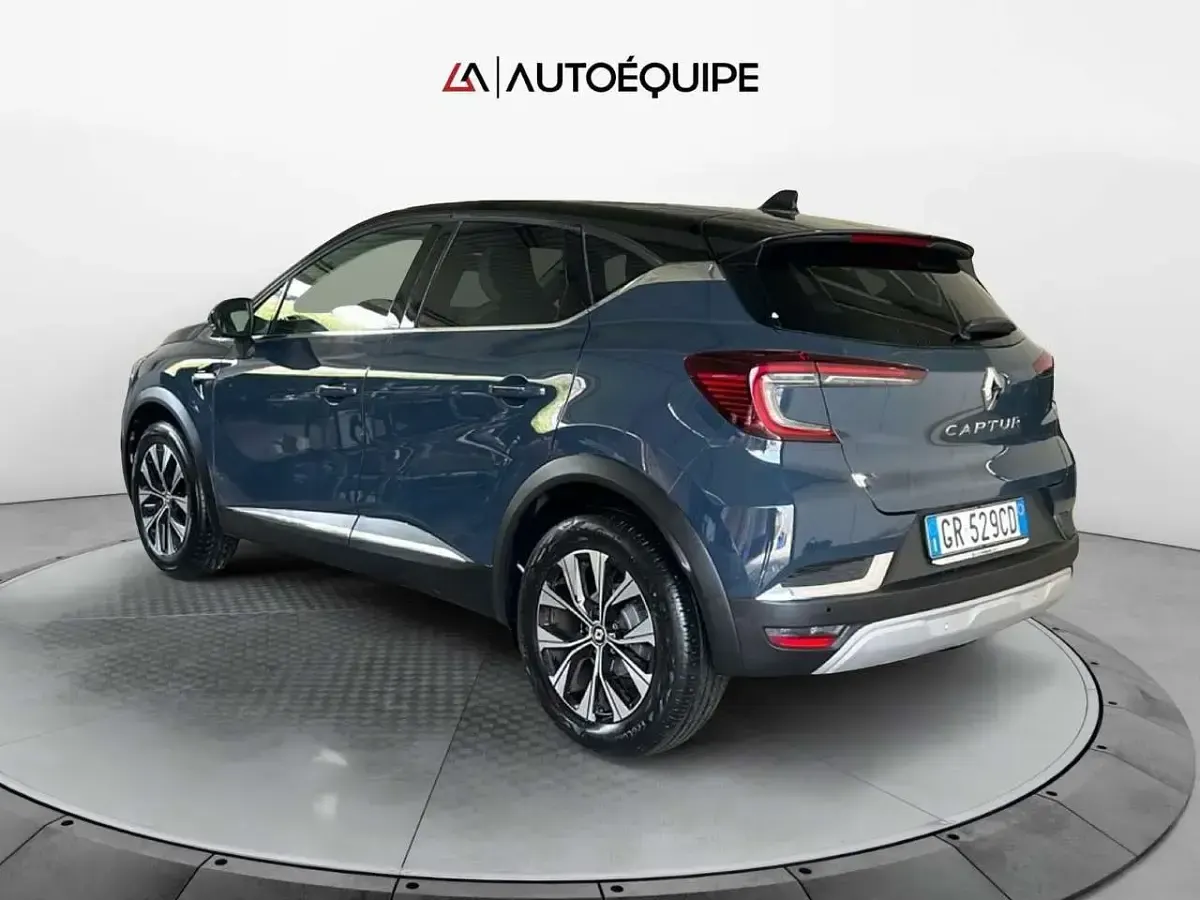 Usata Renault Captur Techno 101 CV (74 kW) 2023 Blu SUV