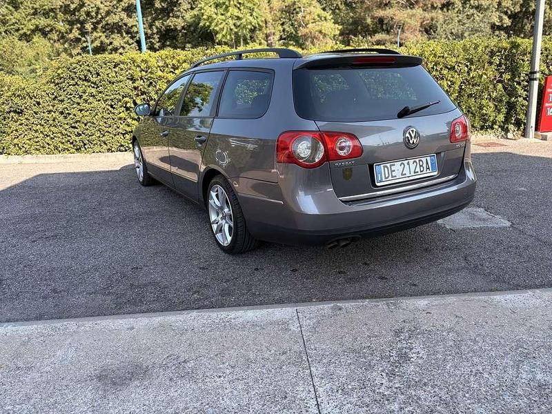 Begagnad VW Passat Trendline 150 HK (110 kW) 2006 Grå Sedan