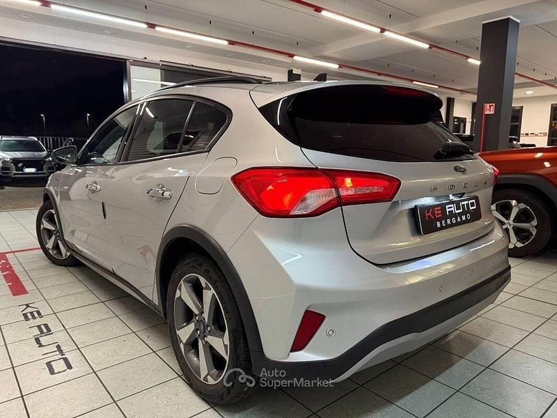 Usata Ford Focus S 125 CV (91 kW) 2020 Argento SUV