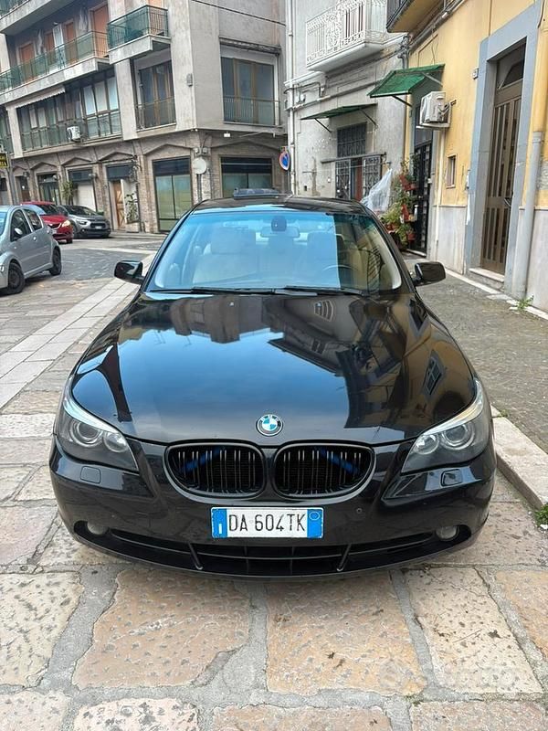 Usata BMW 530 231 CV (169 kW) 2006 Nero Berlina