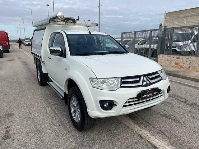 Usata Mitsubishi L200 Invite 136 CV (100 kW) 2015 Bianco Pick-up