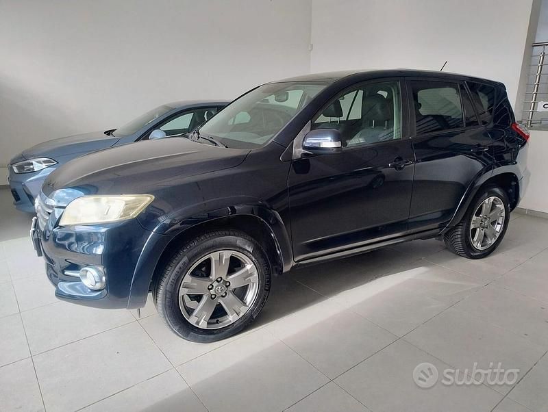 Usata Toyota RAV4 Executive 150 CV (110 kW) 2011 Nero SUV
