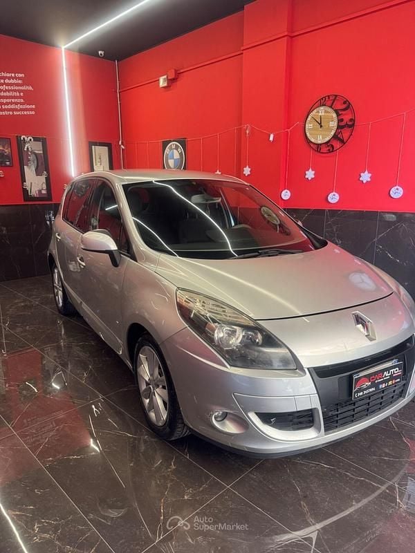 Usata Renault Scénic III Dynamique 110 CV (80 kW) 2011 Argento Monovolume