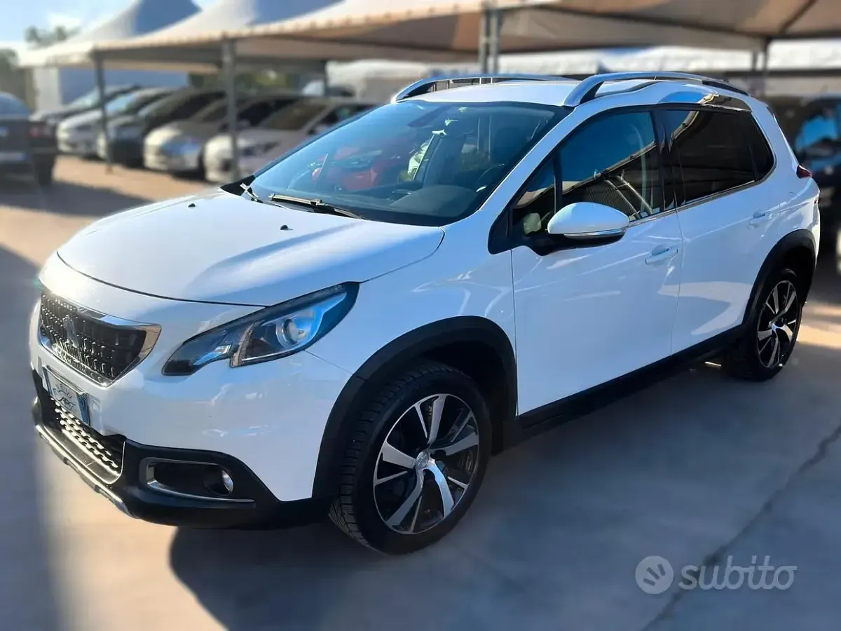 Usata Peugeot 2008 Allure 120 CV (88 kW) 2017 Bianco SUV