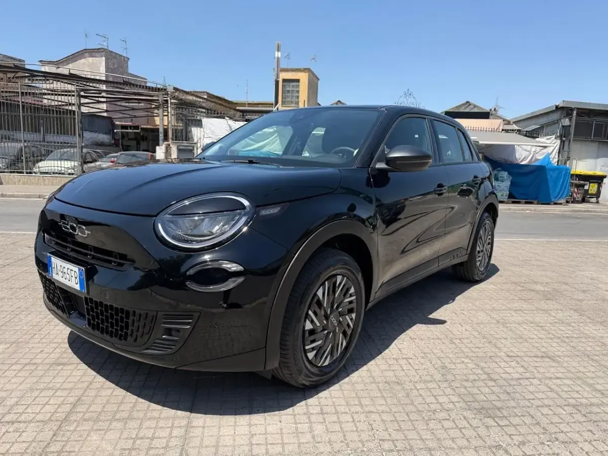 Usata Fiat 600 Icon 100 CV (73 kW) 2025 Nero SUV