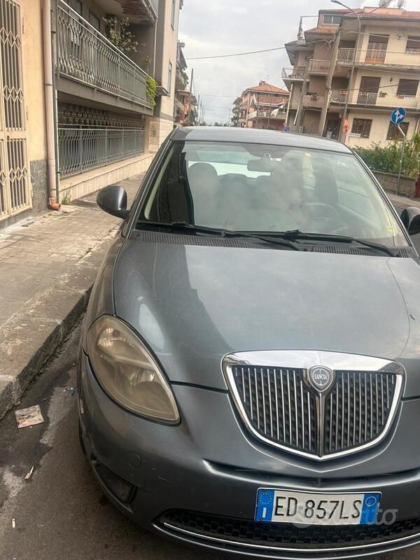 Usata Lancia Ypsilon 2011 Grigio Utilitaria