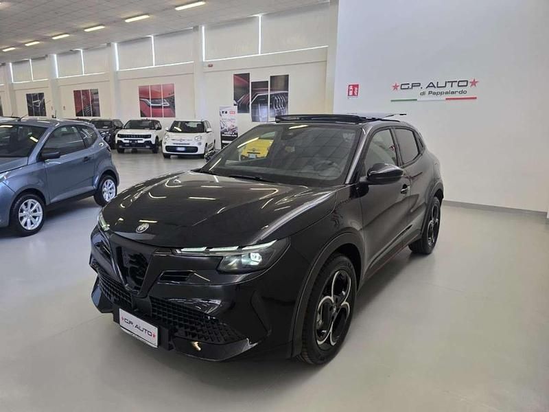 Nero Nuova 2025 Alfa Romeo Junior Edizione Speciale SUV | 30.900 € (Cara) - Immagine 1/4