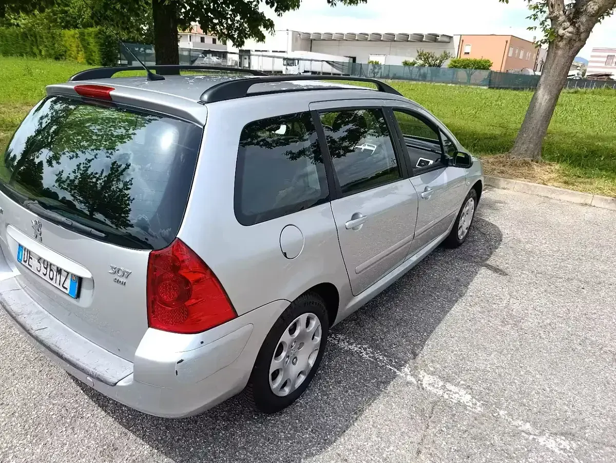 Käytetty Peugeot 307 109 HP (80 kW) 2006 Harmaa Farmari