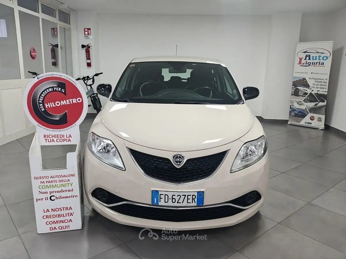 Usata Lancia Ypsilon Gold 69 CV (50 kW) 2016 Beige Utilitaria