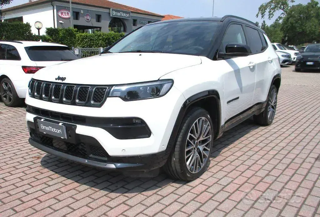 Usata Jeep Compass Summit 131 CV (96 kW) 2025 Bianco SUV