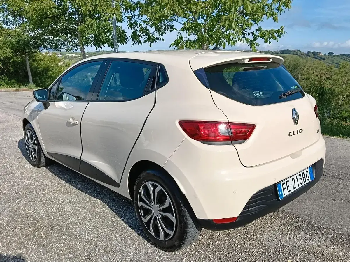 Usata Renault Clio IV 75 CV (55 kW) 2016 Marrone Berlina
