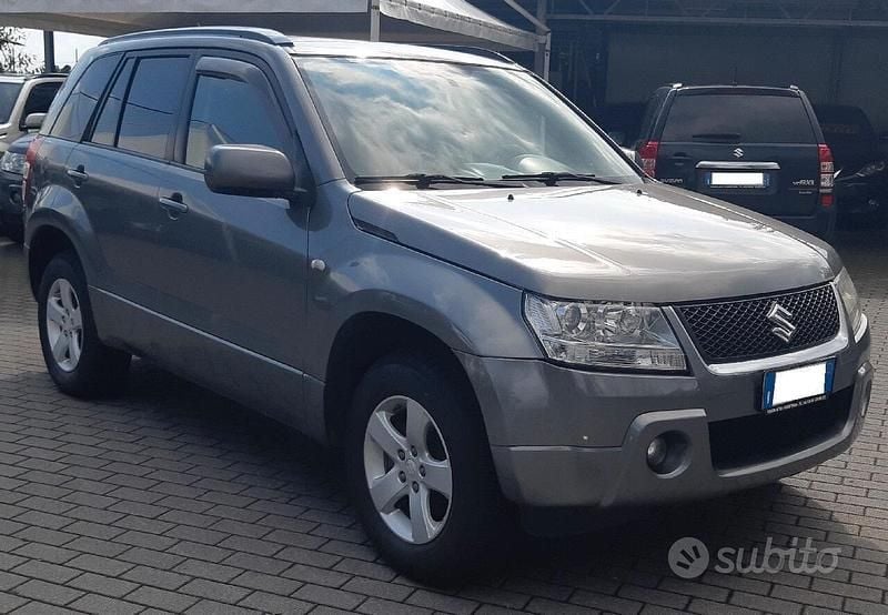 Usata Suzuki Grand Vitara 140 CV (102 kW) 2006 Grigio SUV