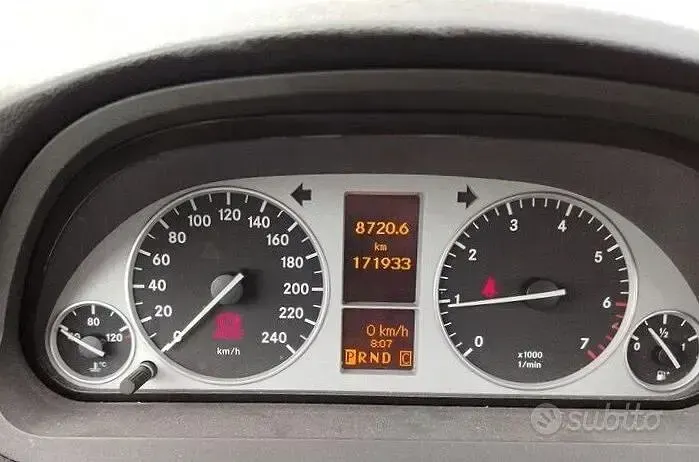 Käytetty Mercedes B160 Premium 95 HP (69 kW) 2010 Musta Tila-auto