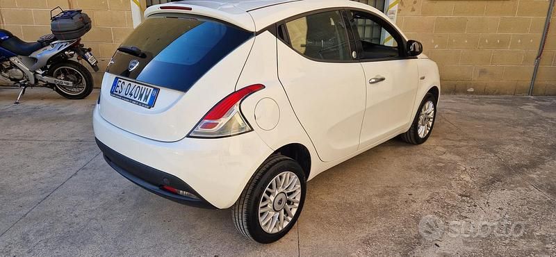 Usata Lancia Ypsilon 85 CV (62 kW) 2013 Utilitaria