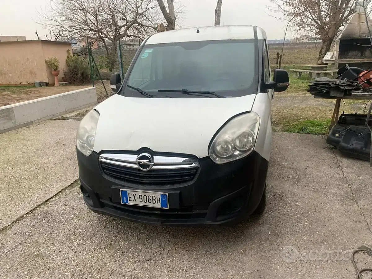 Usata Opel Combo 120 CV (88 kW) 2017 Bianco Monovolume